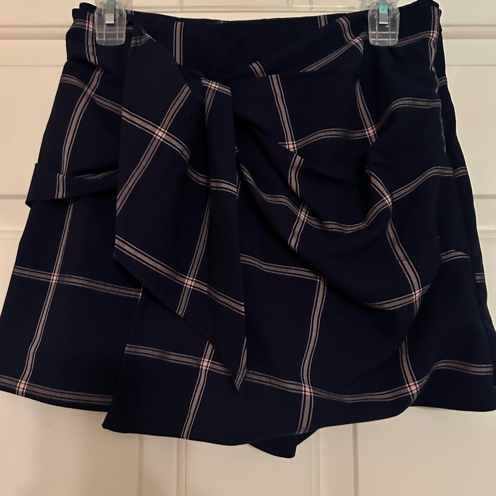 Leith Navy Plaid Front Tie Skirt/Shorts- Medium